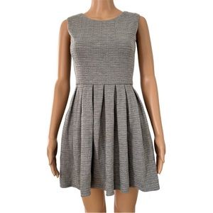 Aritzia TALULA Pleated Dress